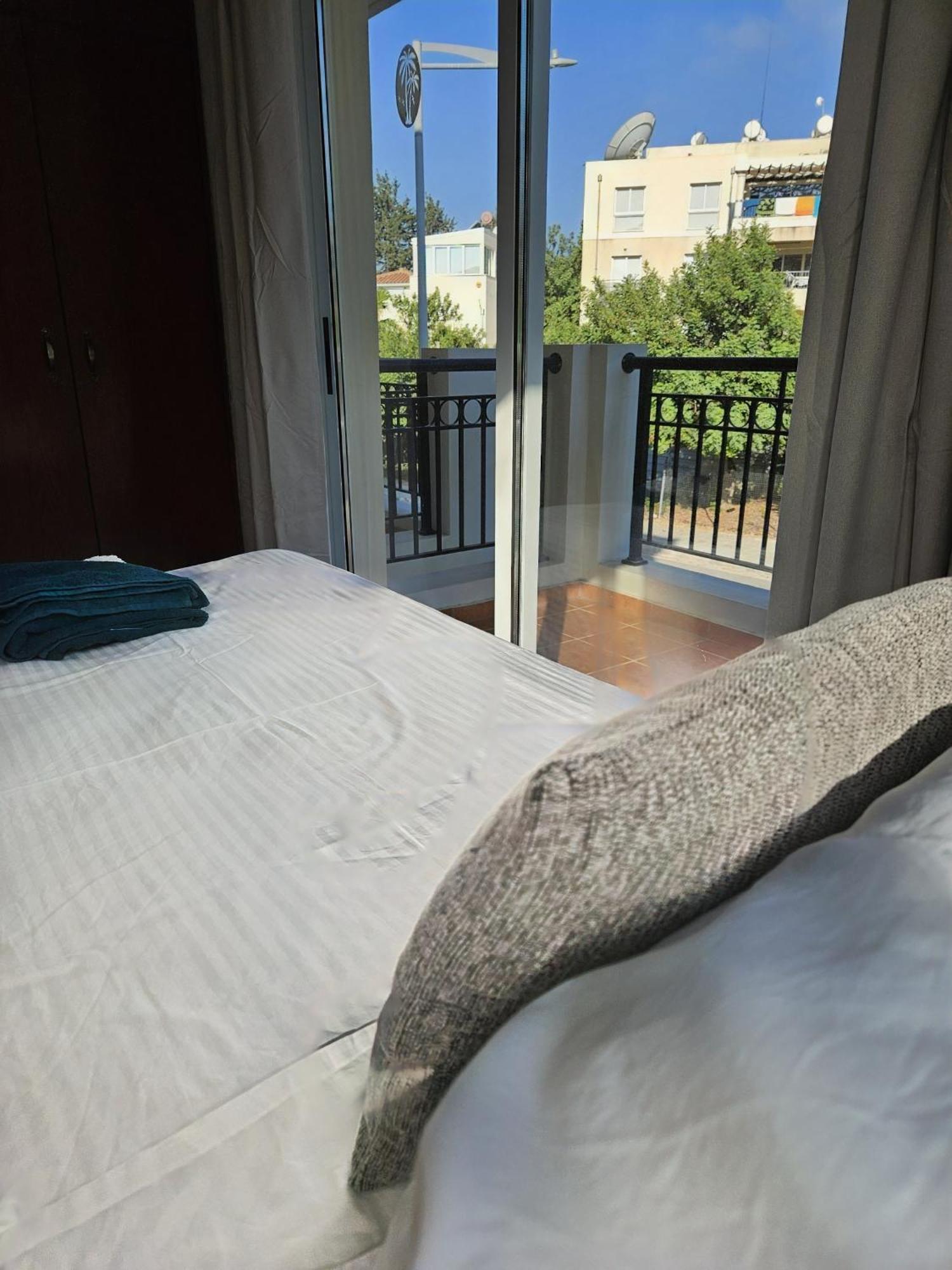 The Brightstay Paphos, 2 Bed Apt, Paphos Riviera, Universal Eksteriør billede